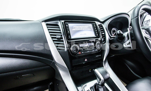 ซื้อ รถมือสอง Mitsubishi Pajero Sport ขาว รถยนต์ ใน %{เมือง} ใน กรุงเทพมหานคร ซื้อ รถมือสอง Mitsubishi Pajero Sport ขาว รถยนต์ ใน %{เมือง} ใน กรุงเทพมหานคร