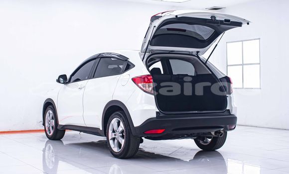 Buy Used Honda HR-V White Car in Bangkok in Bangkok Buy Used Honda HR-V White Car in Bangkok in Bangkok