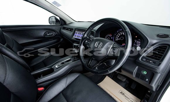 Buy Used Honda HR-V White Car in Bangkok in Bangkok Buy Used Honda HR-V White Car in Bangkok in Bangkok