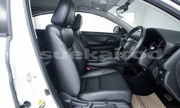 Buy Used Honda HR-V White Car in Bangkok in Bangkok Buy Used Honda HR-V White Car in Bangkok in Bangkok