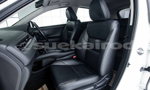 Buy Used Honda HR-V White Car in Bangkok in Bangkok Buy Used Honda HR-V White Car in Bangkok in Bangkok