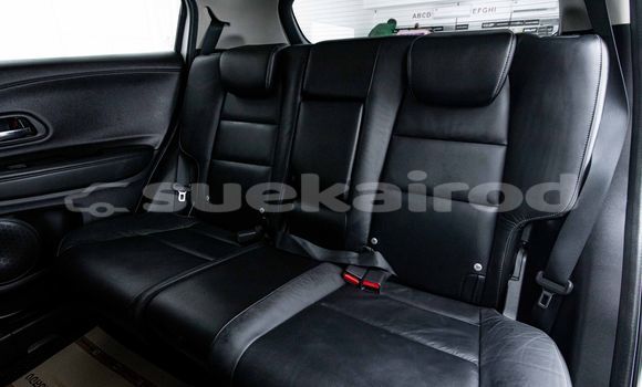 Buy Used Honda HR-V White Car in Bangkok in Bangkok Buy Used Honda HR-V White Car in Bangkok in Bangkok