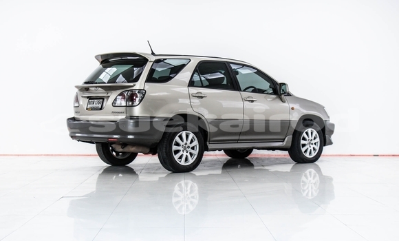 ซื้อ รถมือสอง Toyota Harrier สีน้ำตาล รถยนต์ ใน %{เมือง} ใน นนทบุรี ซื้อ รถมือสอง Toyota Harrier สีน้ำตาล รถยนต์ ใน %{เมือง} ใน นนทบุรี