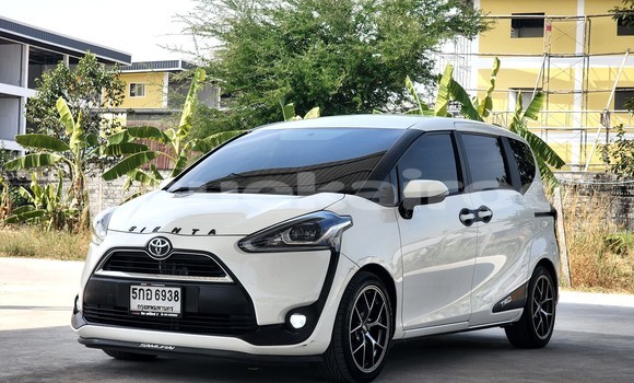 ซื้อ รถมือสอง Toyota Sienta ขาว รถยนต์ ใน %{เมือง} ใน นนทบุรี