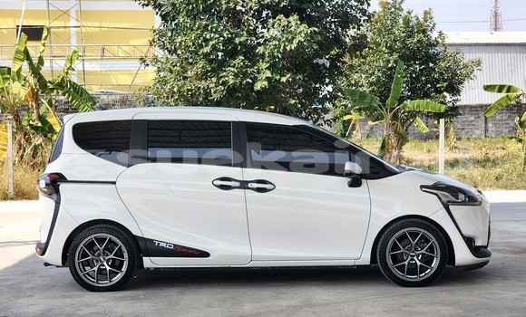 ซื้อ รถมือสอง Toyota Sienta ขาว รถยนต์ ใน %{เมือง} ใน นนทบุรี ซื้อ รถมือสอง Toyota Sienta ขาว รถยนต์ ใน %{เมือง} ใน นนทบุรี