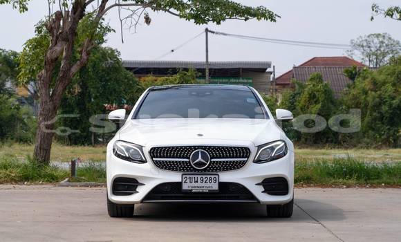 ซื้อ รถมือสอง Mercedes-Benz E-Classe ขาว รถยนต์ ใน %{เมือง} ใน นนทบุรี ซื้อ รถมือสอง Mercedes-Benz E-Classe ขาว รถยนต์ ใน %{เมือง} ใน นนทบุรี