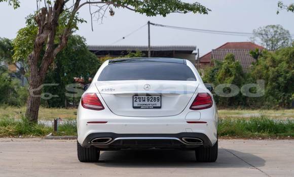 ซื้อ รถมือสอง Mercedes-Benz E-Classe ขาว รถยนต์ ใน %{เมือง} ใน นนทบุรี ซื้อ รถมือสอง Mercedes-Benz E-Classe ขาว รถยนต์ ใน %{เมือง} ใน นนทบุรี