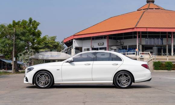 ซื้อ รถมือสอง Mercedes-Benz E-Classe ขาว รถยนต์ ใน %{เมือง} ใน นนทบุรี ซื้อ รถมือสอง Mercedes-Benz E-Classe ขาว รถยนต์ ใน %{เมือง} ใน นนทบุรี
