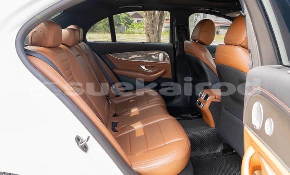 ซื้อ รถมือสอง Mercedes-Benz E-Classe ขาว รถยนต์ ใน %{เมือง} ใน นนทบุรี ซื้อ รถมือสอง Mercedes-Benz E-Classe ขาว รถยนต์ ใน %{เมือง} ใน นนทบุรี