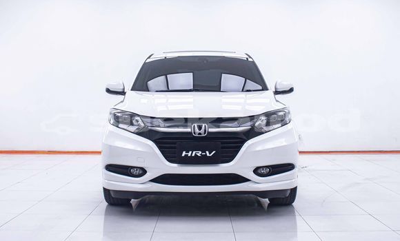 Buy Used Honda HR-V White Car in Bangkok in Bangkok Buy Used Honda HR-V White Car in Bangkok in Bangkok