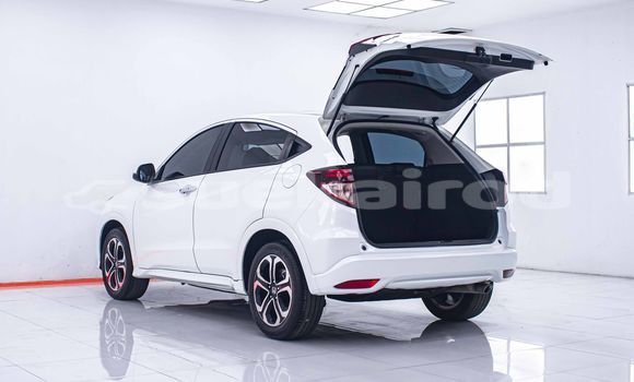 Buy Used Honda HR-V White Car in Bangkok in Bangkok Buy Used Honda HR-V White Car in Bangkok in Bangkok