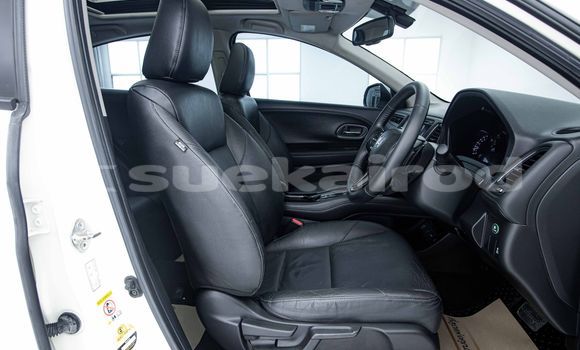 Buy Used Honda HR-V White Car in Bangkok in Bangkok Buy Used Honda HR-V White Car in Bangkok in Bangkok