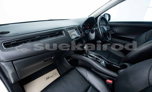 Buy Used Honda HR-V White Car in Bangkok in Bangkok Buy Used Honda HR-V White Car in Bangkok in Bangkok