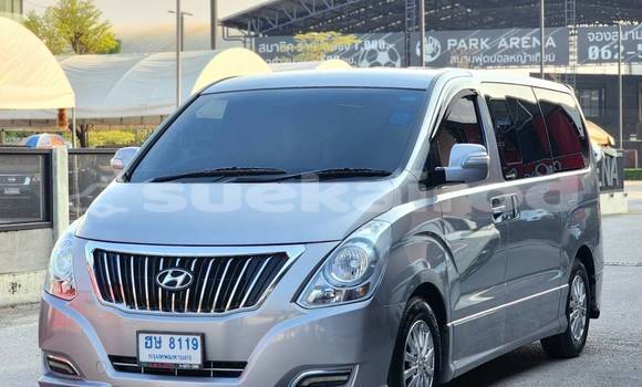 ซื้อ รถมือสอง Hyundai H1 อื่น ๆ รถยนต์ ใน %{เมือง} ใน นนทบุรี