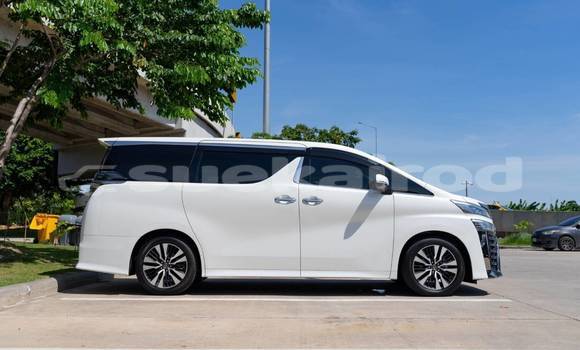 Buy Used Toyota Vellfire White Car in Nonthaburi in Nonthaburi Buy Used Toyota Vellfire White Car in Nonthaburi in Nonthaburi