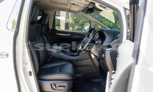 Buy Used Toyota Vellfire White Car in Nonthaburi in Nonthaburi Buy Used Toyota Vellfire White Car in Nonthaburi in Nonthaburi