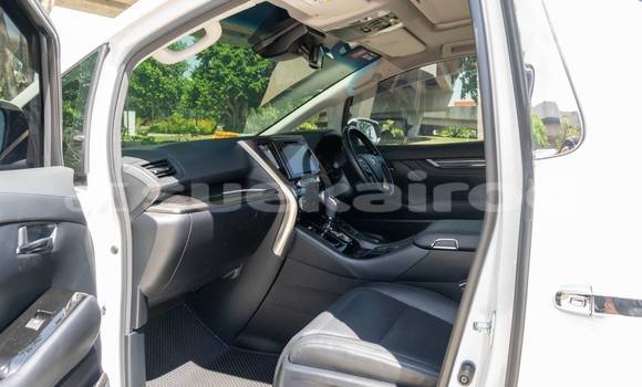 Buy Used Toyota Vellfire White Car in Nonthaburi in Nonthaburi Buy Used Toyota Vellfire White Car in Nonthaburi in Nonthaburi