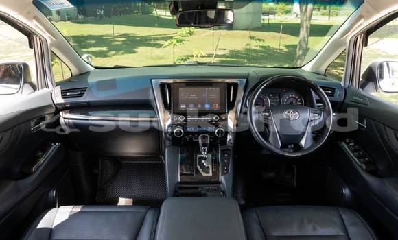 Buy Used Toyota Vellfire White Car in Nonthaburi in Nonthaburi Buy Used Toyota Vellfire White Car in Nonthaburi in Nonthaburi