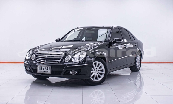 Buy Used Mercedes-Benz E-Classe Black Car in Nonthaburi in Nonthaburi