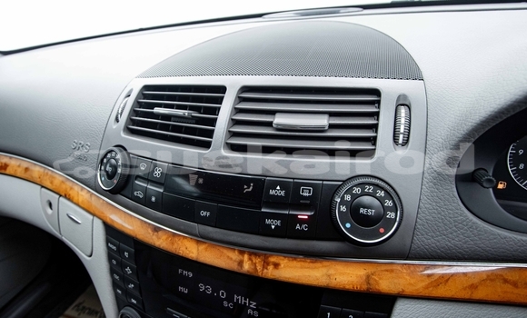 ซื้อ รถมือสอง Mercedes-Benz E-Classe สีดำ รถยนต์ ใน %{เมือง} ใน นนทบุรี ซื้อ รถมือสอง Mercedes-Benz E-Classe สีดำ รถยนต์ ใน %{เมือง} ใน นนทบุรี