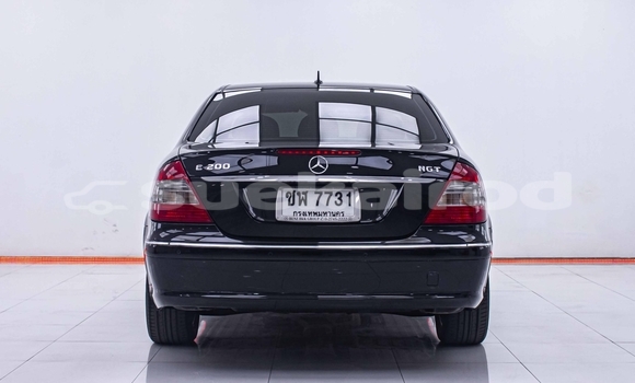ซื้อ รถมือสอง Mercedes-Benz E-Classe สีดำ รถยนต์ ใน %{เมือง} ใน นนทบุรี ซื้อ รถมือสอง Mercedes-Benz E-Classe สีดำ รถยนต์ ใน %{เมือง} ใน นนทบุรี