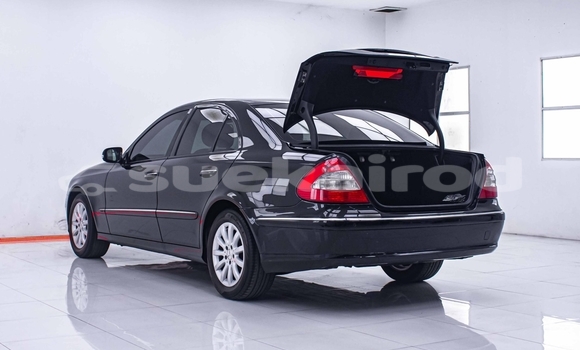 ซื้อ รถมือสอง Mercedes-Benz E-Classe สีดำ รถยนต์ ใน %{เมือง} ใน นนทบุรี ซื้อ รถมือสอง Mercedes-Benz E-Classe สีดำ รถยนต์ ใน %{เมือง} ใน นนทบุรี