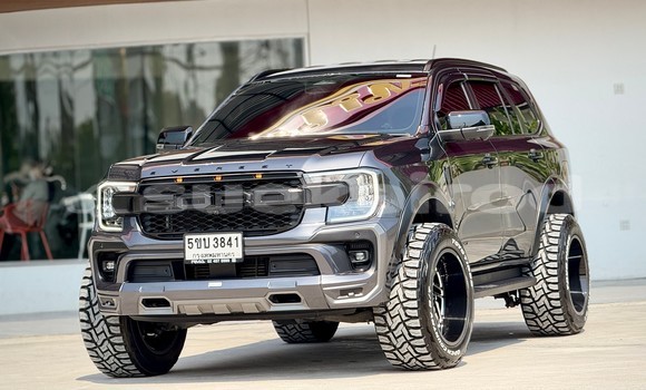 ซื้อ รถมือสอง Ford Everest สีดำ รถยนต์ ใน %{เมือง} ใน นนทบุรี