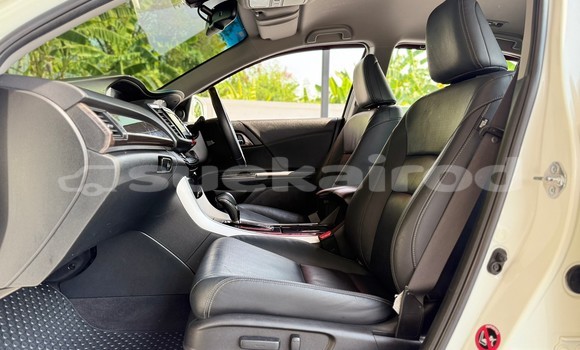 Buy Used Honda Accord White Car in Nonthaburi in Nonthaburi Buy Used Honda Accord White Car in Nonthaburi in Nonthaburi