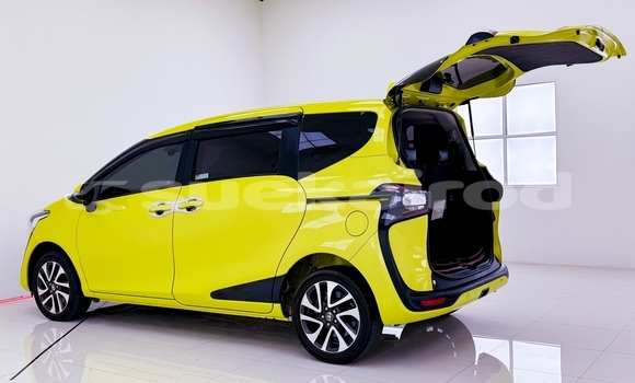 Buy Used Toyota Sienta Red Car in Nonthaburi in Nonthaburi Buy Used Toyota Sienta Red Car in Nonthaburi in Nonthaburi