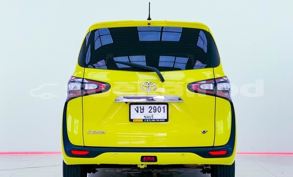 Buy Used Toyota Sienta Red Car in Nonthaburi in Nonthaburi Buy Used Toyota Sienta Red Car in Nonthaburi in Nonthaburi