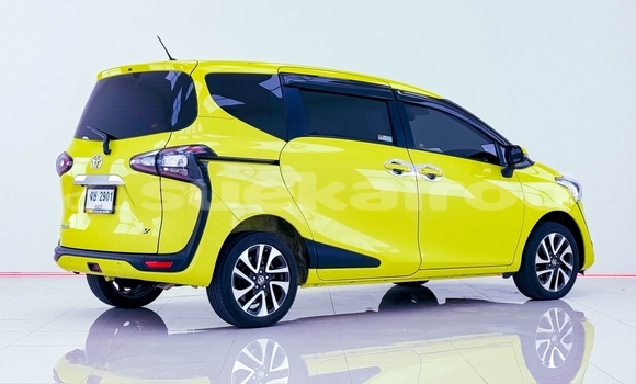 Buy Used Toyota Sienta Red Car in Nonthaburi in Nonthaburi Buy Used Toyota Sienta Red Car in Nonthaburi in Nonthaburi