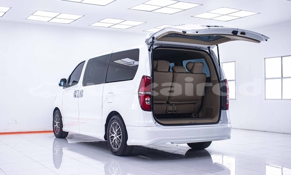 ซื้อ รถมือสอง Hyundai Starex ขาว รถยนต์ ใน %{เมือง} ใน นนทบุรี ซื้อ รถมือสอง Hyundai Starex ขาว รถยนต์ ใน %{เมือง} ใน นนทบุรี