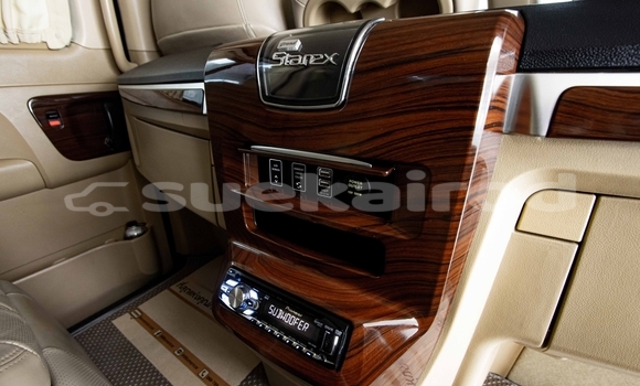 ซื้อ รถมือสอง Hyundai H1 สีดำ รถยนต์ ใน %{เมือง} ใน นนทบุรี ซื้อ รถมือสอง Hyundai H1 สีดำ รถยนต์ ใน %{เมือง} ใน นนทบุรี