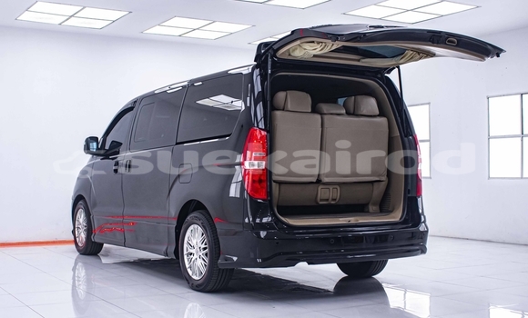 ซื้อ รถมือสอง Hyundai H1 สีดำ รถยนต์ ใน %{เมือง} ใน นนทบุรี ซื้อ รถมือสอง Hyundai H1 สีดำ รถยนต์ ใน %{เมือง} ใน นนทบุรี