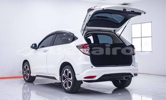 Buy Used Honda HR-V White Car in Bangkok in Bangkok Buy Used Honda HR-V White Car in Bangkok in Bangkok