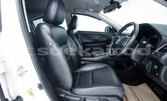 Buy Used Honda HR-V White Car in Bangkok in Bangkok Buy Used Honda HR-V White Car in Bangkok in Bangkok