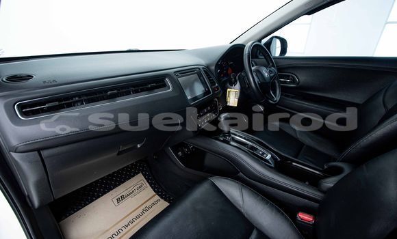 Buy Used Honda HR-V White Car in Bangkok in Bangkok Buy Used Honda HR-V White Car in Bangkok in Bangkok