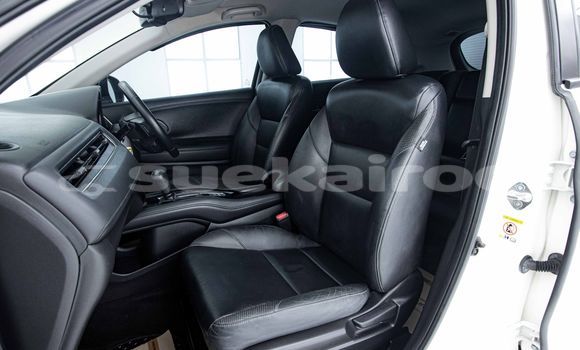 Buy Used Honda HR-V White Car in Bangkok in Bangkok Buy Used Honda HR-V White Car in Bangkok in Bangkok