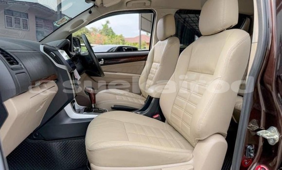 Buy Used Isuzu MU-X Brown Car in Nonthaburi in Nonthaburi Buy Used Isuzu MU-X Brown Car in Nonthaburi in Nonthaburi