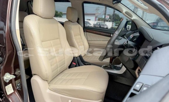 Buy Used Isuzu MU-X Brown Car in Nonthaburi in Nonthaburi Buy Used Isuzu MU-X Brown Car in Nonthaburi in Nonthaburi