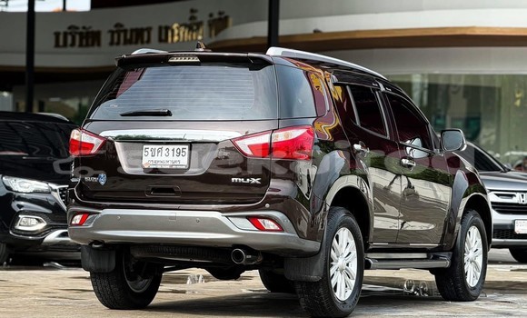 Buy Used Isuzu MU-X Brown Car in Nonthaburi in Nonthaburi Buy Used Isuzu MU-X Brown Car in Nonthaburi in Nonthaburi