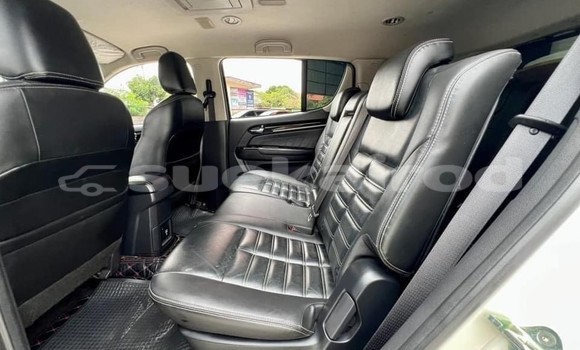 Buy Used Isuzu MU-X White Car in Nonthaburi in Nonthaburi Buy Used Isuzu MU-X White Car in Nonthaburi in Nonthaburi