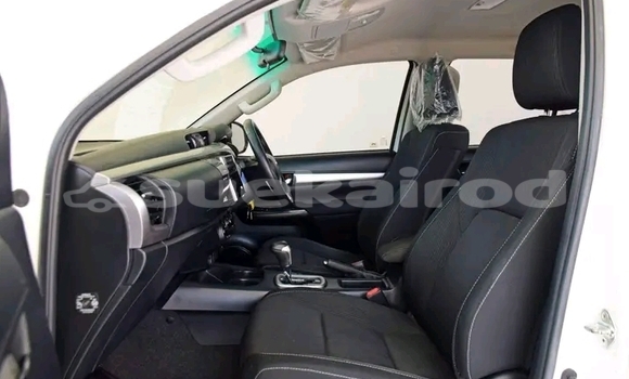 Buy Used Toyota Hiluxe Revo White Car in Chiang Kham in Phayao