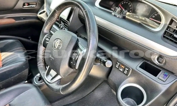 Buy Used Toyota Sienta Black Car in Chai Nat in Chai Nat