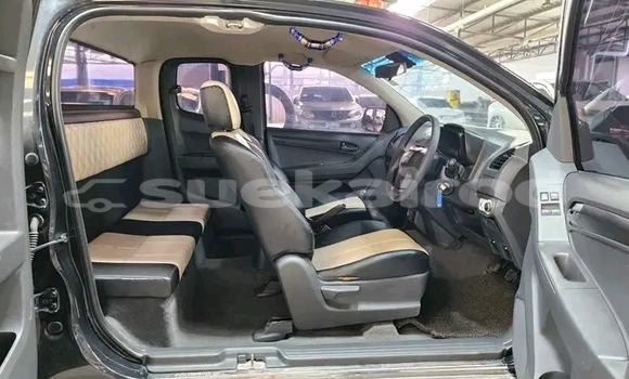 Buy Used Chevrolet Colorado Black Car in Kamphaeng Phet in Kamphaeng Phet