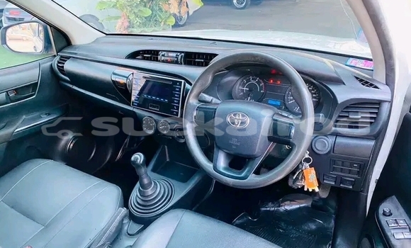 Buy Used Toyota Hiluxe Revo White Car in Chachoengsao in Chachoengsao Buy Used Toyota Hiluxe Revo White Car in Chachoengsao in Chachoengsao