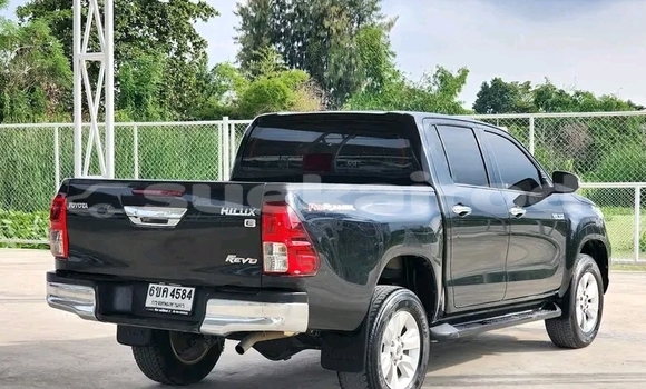 ซื้อ รถมือสอง Toyota Hiluxe Revo ขาว รถยนต์ ใน %{เมือง} ใน กรุงเทพมหานคร