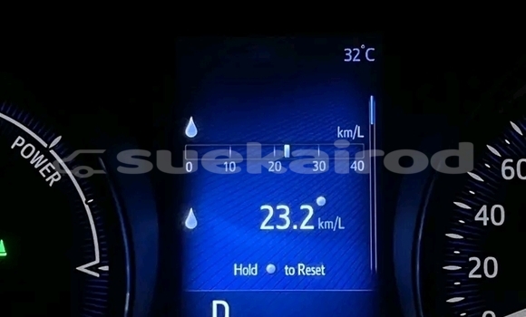 Buy Used Toyota C-HR White Car in Chai Nat in Chai Nat