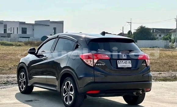 ซื้อ รถมือสอง Honda HR-V สีดำ รถยนต์ ใน %{เมือง} ใน กรุงเทพมหานคร ซื้อ รถมือสอง Honda HR-V สีดำ รถยนต์ ใน %{เมือง} ใน กรุงเทพมหานคร
