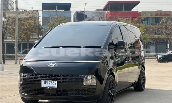 Buy Used Hyundai Starex Black Car in Nonthaburi in Nonthaburi